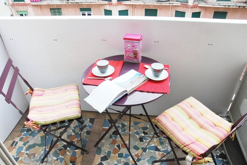 Apartmán Nice Center - Bright Studio Balcony Wifi & Aircon Exteriér fotografie
