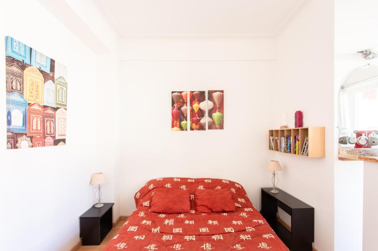 Apartmán Nice Center - Bright Studio Balcony Wifi & Aircon Exteriér fotografie
