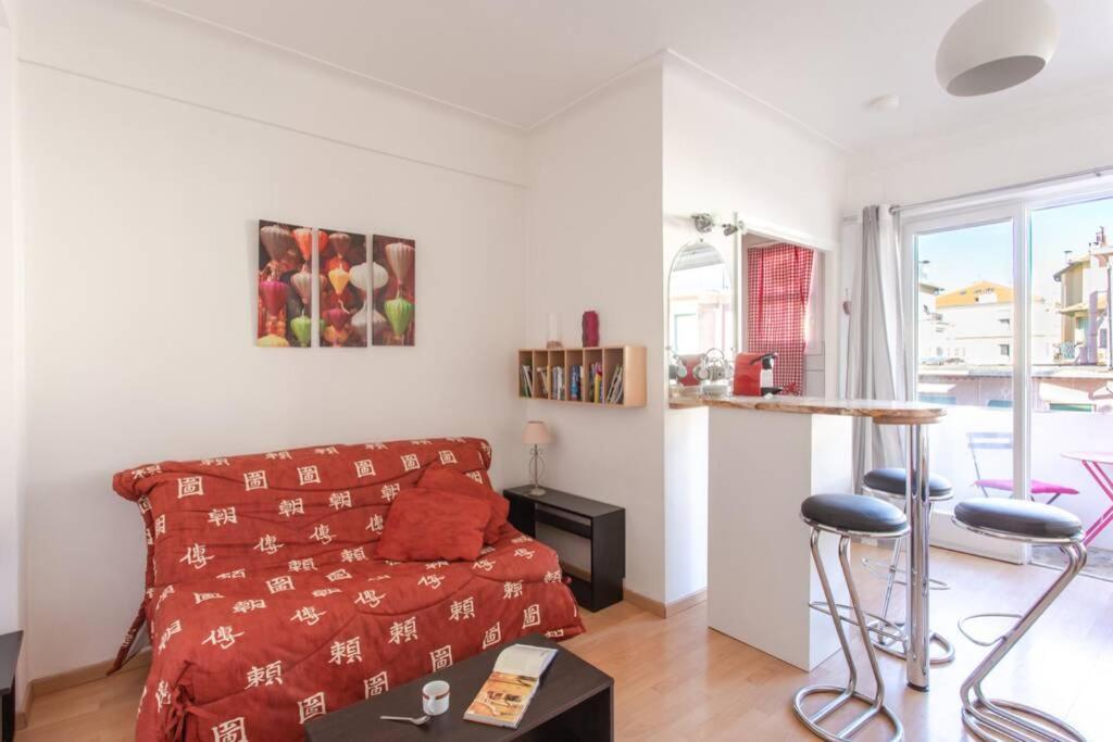 Apartmán Nice Center - Bright Studio Balcony Wifi & Aircon Exteriér fotografie